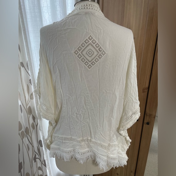 Kimono - Picture 2 of 3